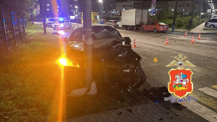 В ночной аварии на МКАД в Москве погиб человек В ночной аварии на МКАД в Москве погиб человек