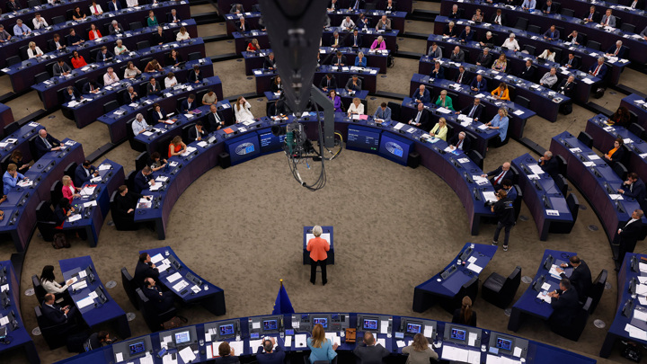 Euractiv: 74 евродепутата хотят отставки главы ЕК за коррупционный скандал Euractiv: 74 евродепутата хотят отставки главы ЕК за коррупционный скандал