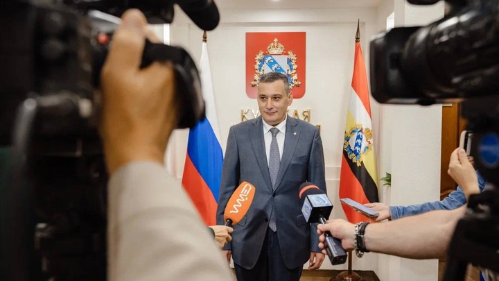 Хинштейн вручил медаль мальчику, спрятавшему боекомплект ВСУ во время оккупации Хинштейн вручил медаль мальчику, спрятавшему боекомплект ВСУ во время оккупации
