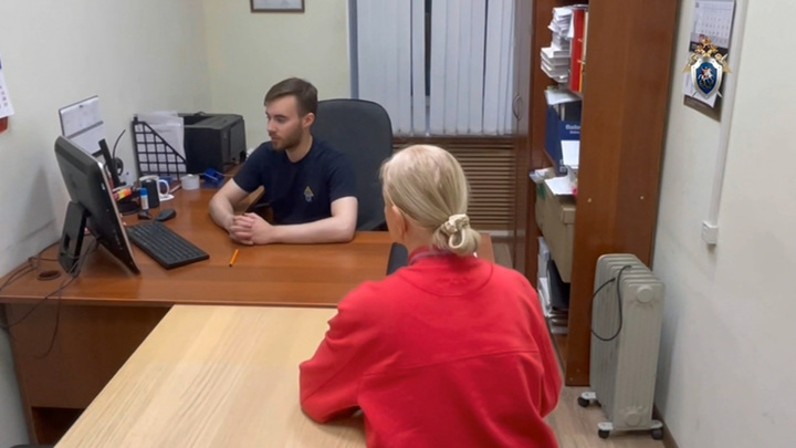 Экс-главу Колпинского района посадили под домашний арест за взятки Экс-главу Колпинского района посадили под домашний арест за взятки